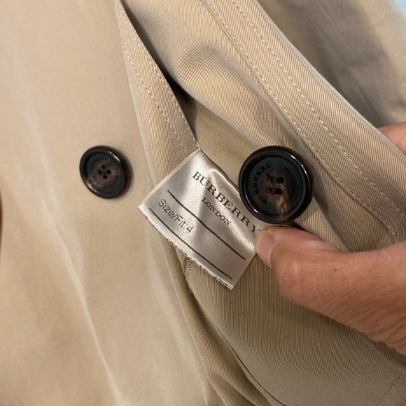 Authentic Burberry Kensington short trench coat - Picture 11 of 14